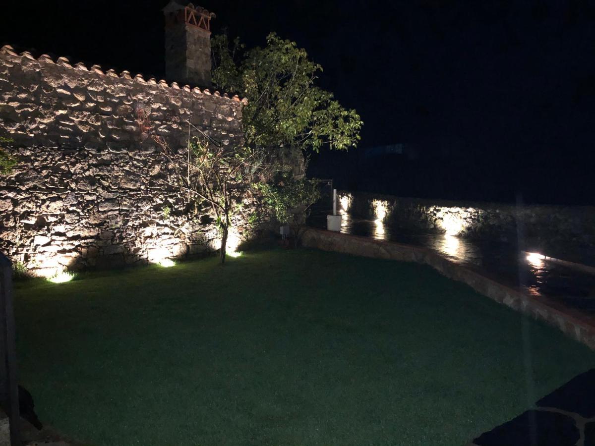 Casa - Apartamento Rural La Tahona Del Abuelo Plasenzuela Екстериор снимка