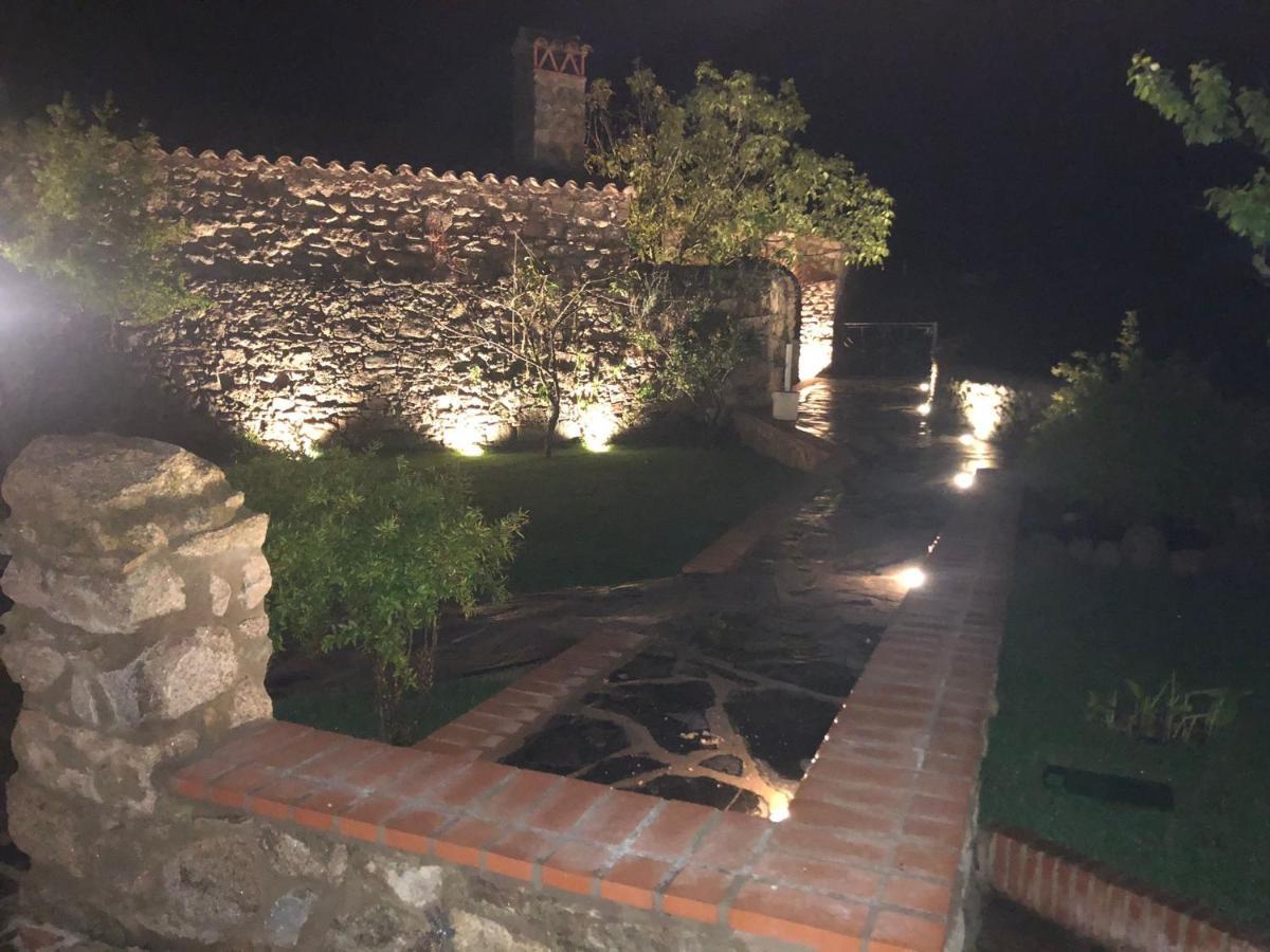 Casa - Apartamento Rural La Tahona Del Abuelo Plasenzuela Екстериор снимка