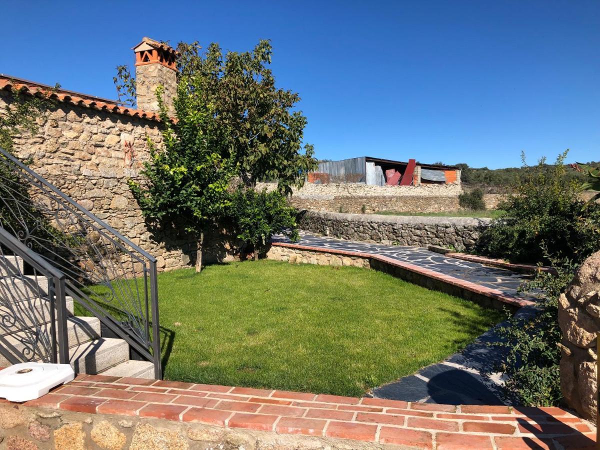 Casa - Apartamento Rural La Tahona Del Abuelo Plasenzuela Екстериор снимка